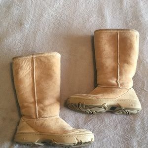 GENUINE UGG Australia Shearling Boots